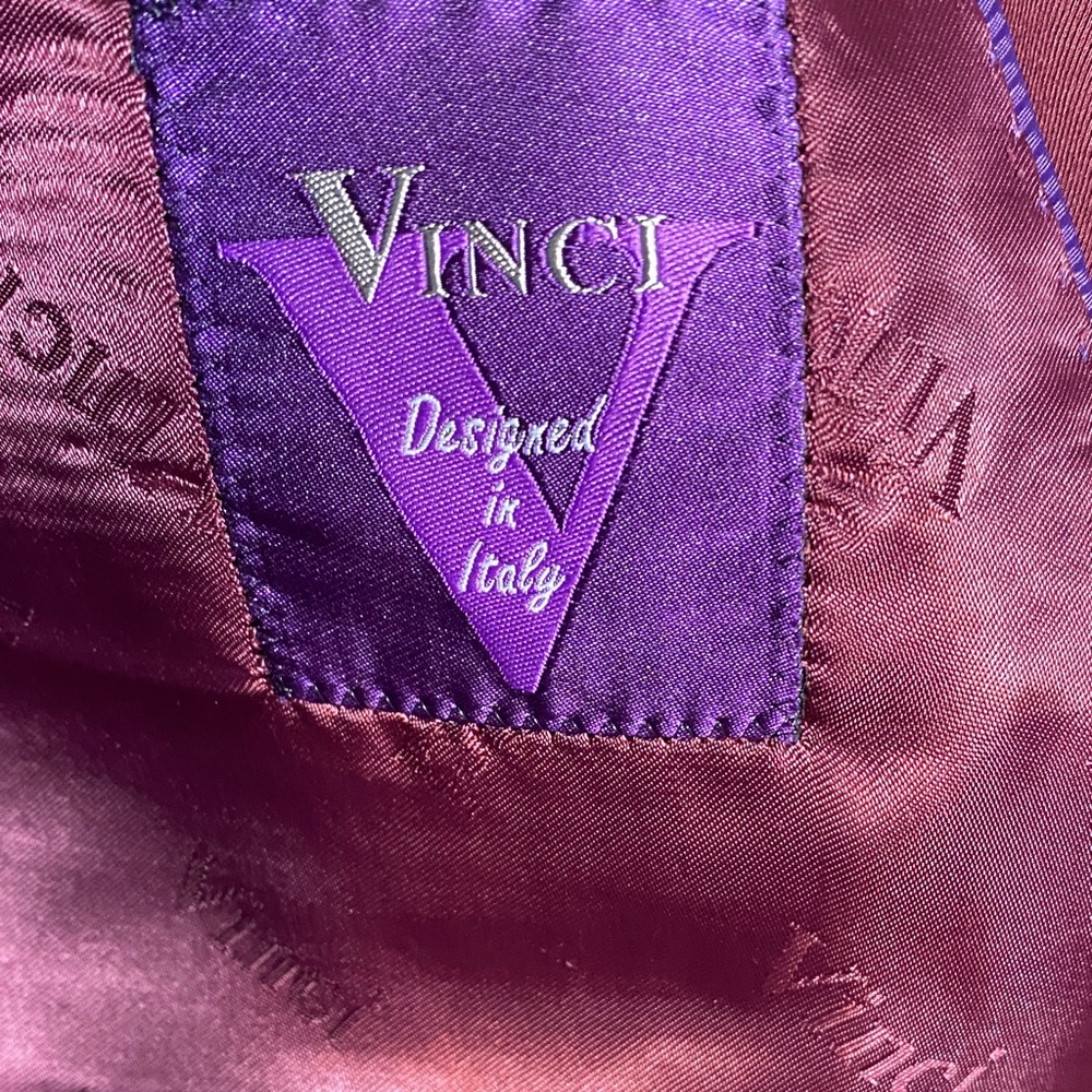 Sophisticated Burgundy Men's Suit - Picture 4 of 7